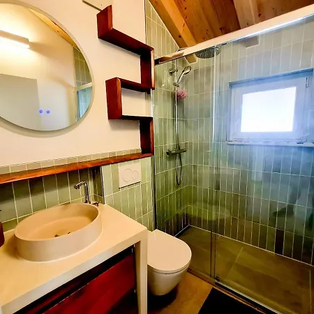 Apartment Hillside Loft, 2 Bedrooms, Max 5 Guests *